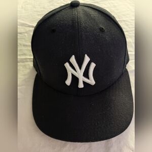 New W/O tags New Era NY Yankees official on field black baseball cap